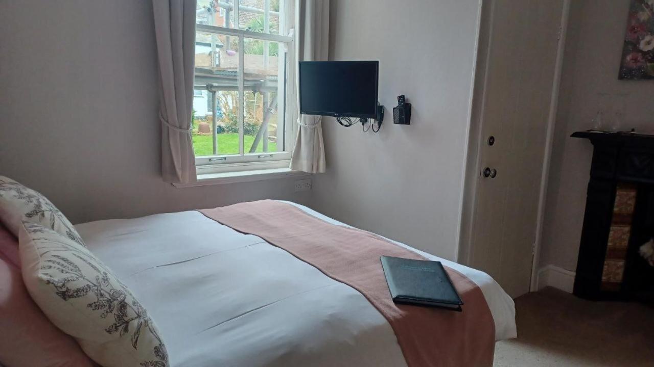 Glan Heulog Hotel Конуи Екстериор снимка