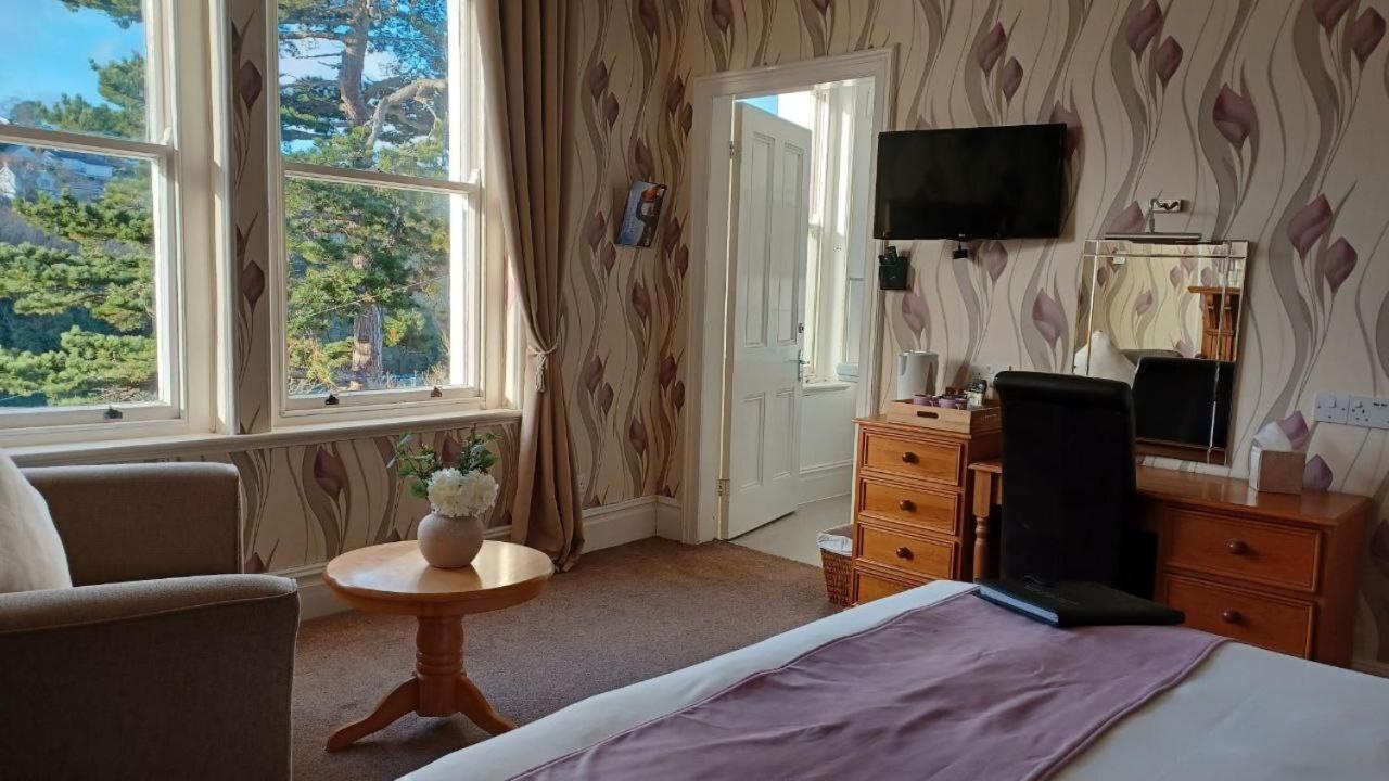 Glan Heulog Hotel Конуи Екстериор снимка