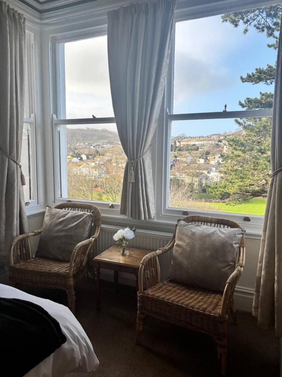 Glan Heulog Hotel Конуи Екстериор снимка